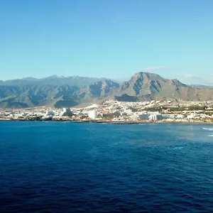 https://new-apartment-near-the-beach-in-playa-paraiso.tenerifehoteles.net