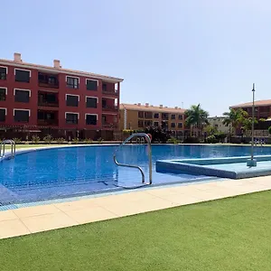 https://luminoso-y-elegante-piscinas-y-pistas-de-pdel.tenerifehoteles.net